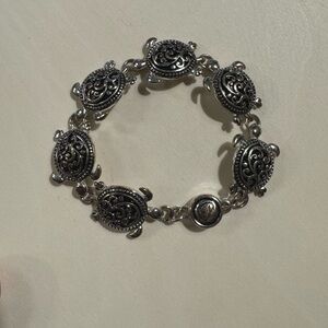 Elegant Silver Turtle Bracelet